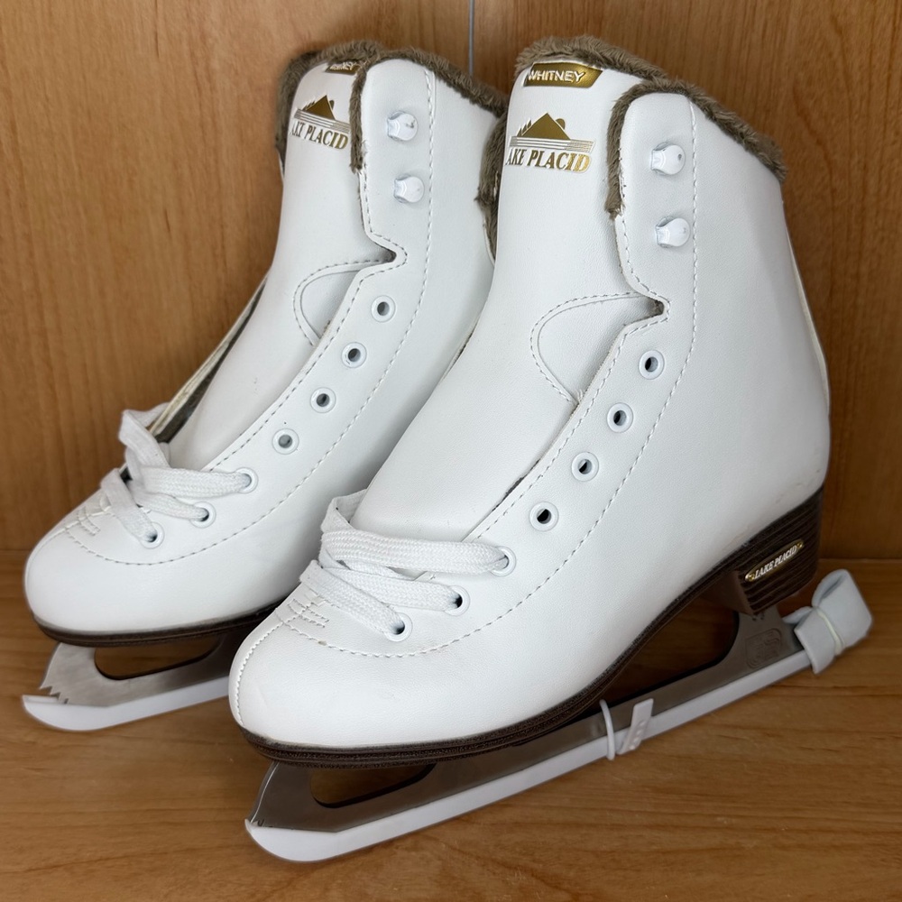 Lake Placid Whitney Women’s White Figure Skates Brown Faux Fur Size 5